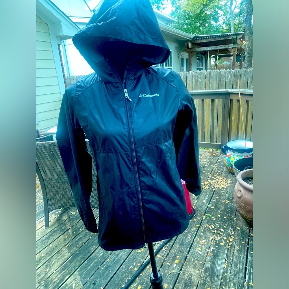 Girls Columbia Rain Jacket size L (14/16)